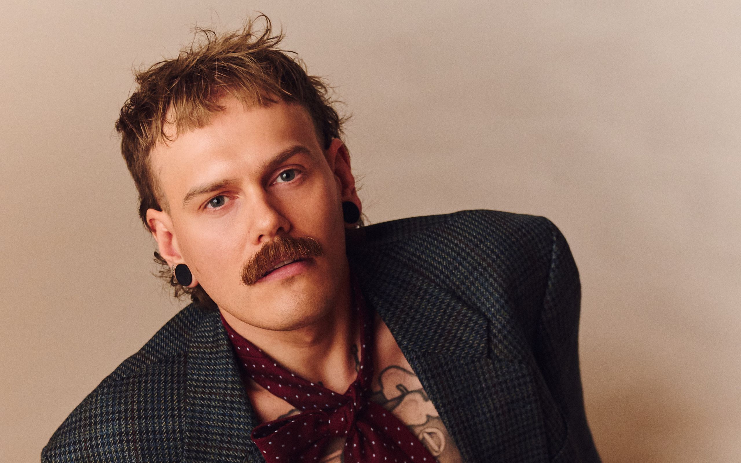 Norway: Jonas Lovv covers Duncan’s Laurece’s ‘Arcade’